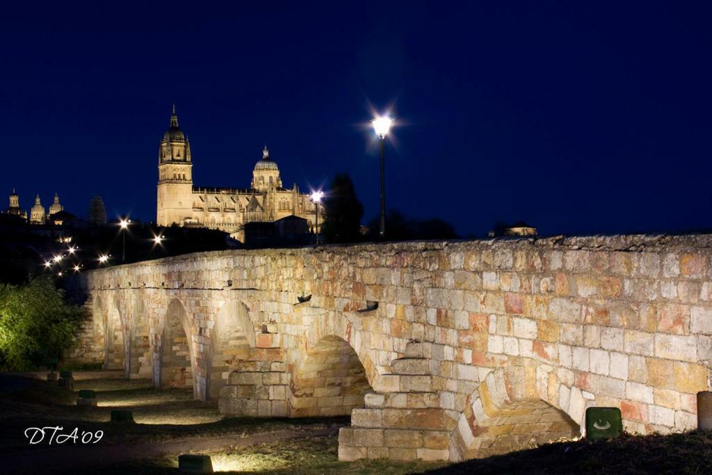 Apartamento Ribera Del Puente Salamanca Bagian luar foto